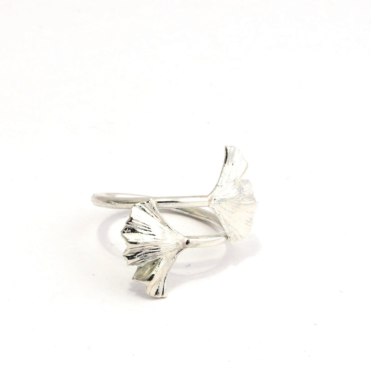 Ginkgo leaf ring