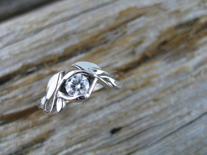 nicole vine/leaf ring