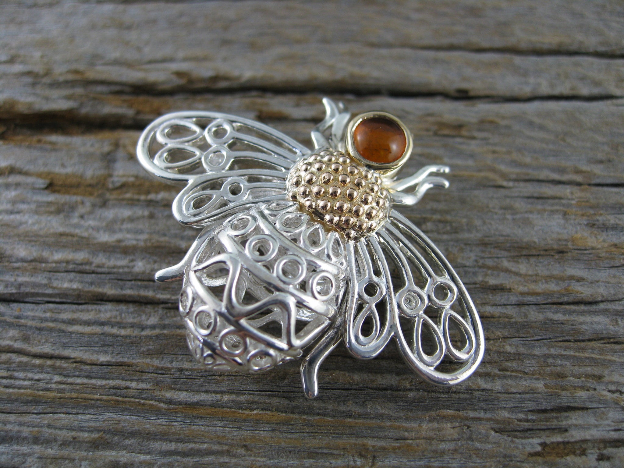 brenna bee brooch/pendant